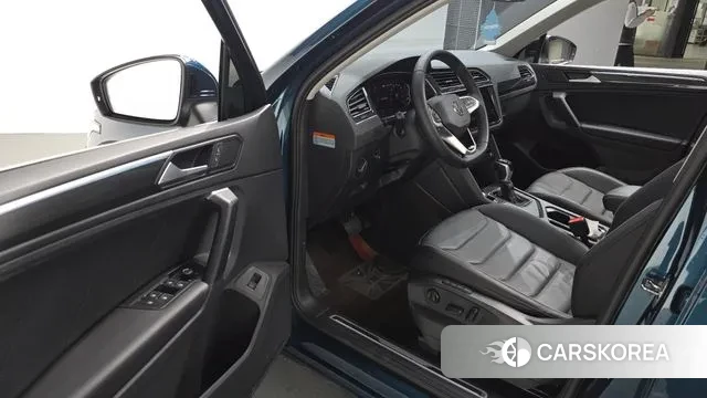 Volkswagen Tiguan second Generation 2024 Синий из Кореи, фото 2