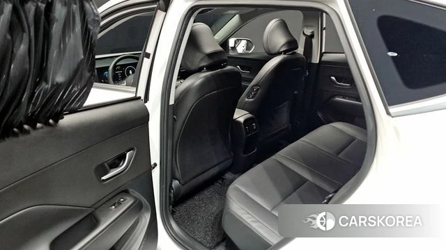 Hyundai Kona Hybrid (SX2) 2023 Белый из Кореи, фото 2