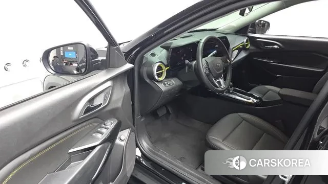 Chevrolet (GM Daewoo) Trax Crossover 2024 Черный из Кореи, фото 2