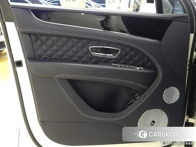 Bentley Bentayga 2021 Белый из Кореи, фото 2