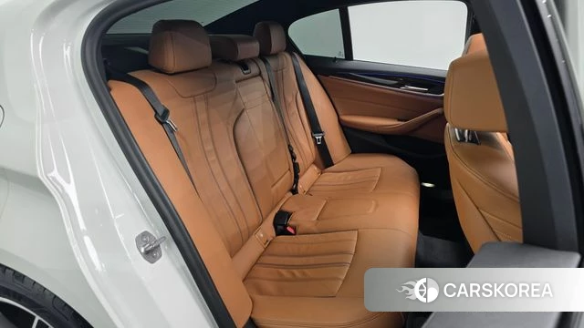 BMW 5 Series (G30) 2021 Белый из Кореи, фото 2