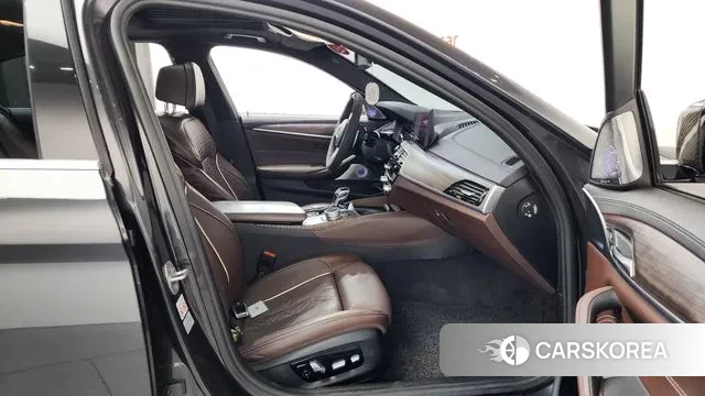 BMW 5 Series (G30) 2020 Серый из Кореи, фото 2