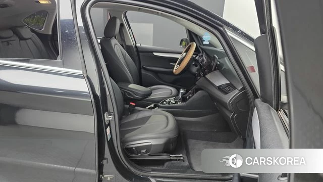 BMW 2 Series Active Tourer (F45) 2018 Черный из Кореи, фото 2