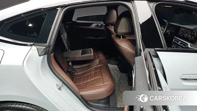 BMW i4 2022 Серебристо-серый из Кореи, фото 2