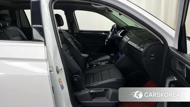 Volkswagen Tiguan Allspace 2020 Белый из Кореи, фото 2