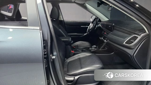 Kia The New Seltos 2023 Серый из Кореи, фото 2