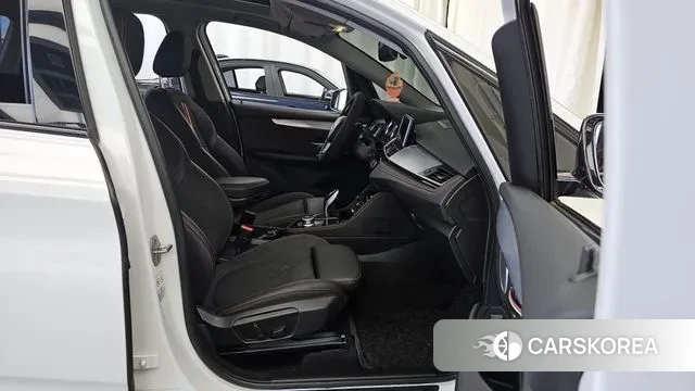 BMW 2 Series Active Tourer (F45) 2020 Белый из Кореи, фото 2