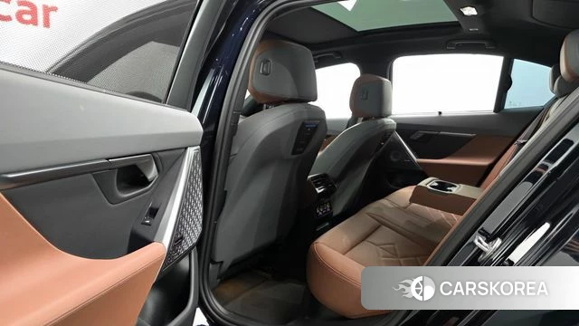 BMW i5 (G60) 2023 Черный из Кореи, фото 2