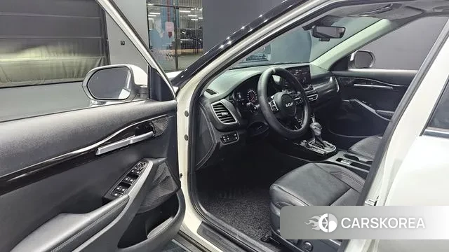 Kia Seltos 2021 Белый из Кореи, фото 2