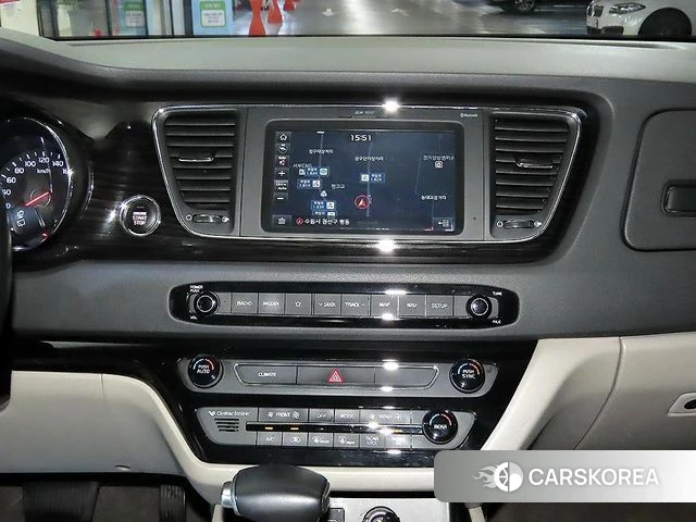 Kia The New Carnival 2018 Серебряный из Кореи, фото 2