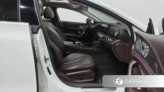 Mercedes-Benz CLS-Class C257 2018 Белый из Кореи, фото 2