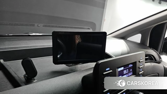 Hyundai Staria 2021 Серебряный из Кореи, фото 2