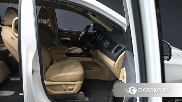 Kia The New Carnival 2019 Белый из Кореи, фото 2