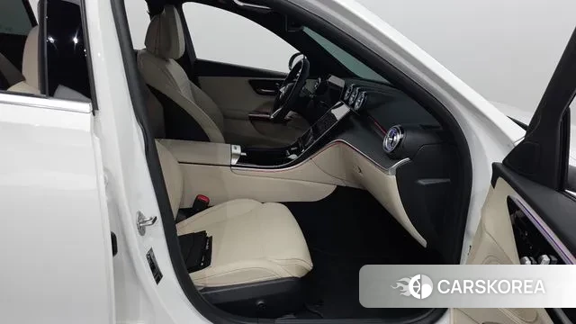 Mercedes-Benz C-Class W206 2023 Белый из Кореи, фото 2