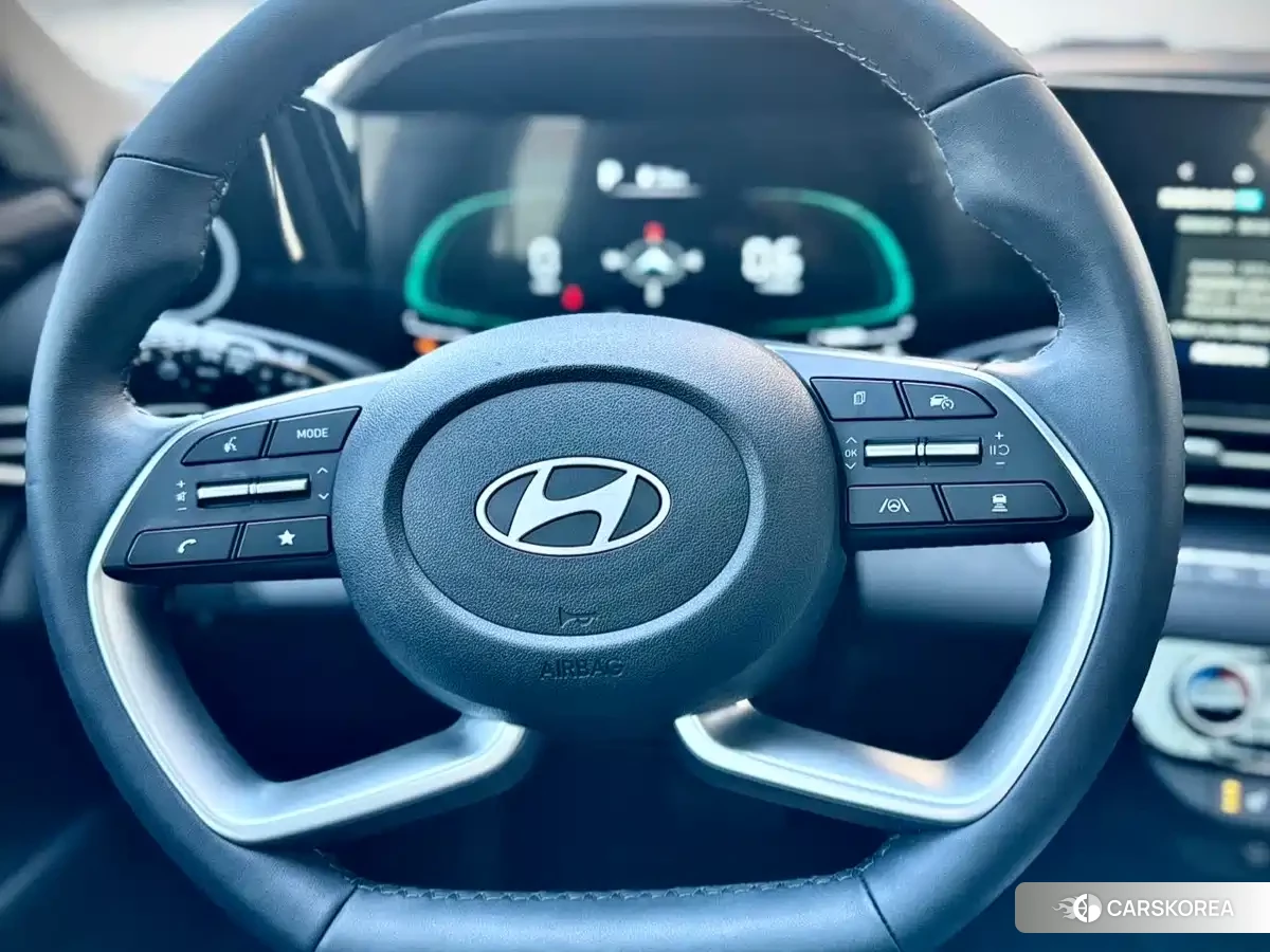 Hyundai Elantra 2023 Белый из Китая, фото 2