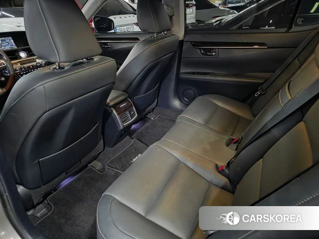 Lexus New ES300h 2018 Серый из Кореи, фото 2