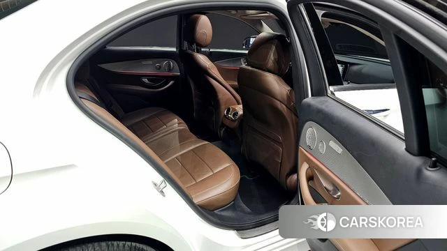 Mercedes-Benz E-Class W213 2018 Белый из Кореи, фото 2