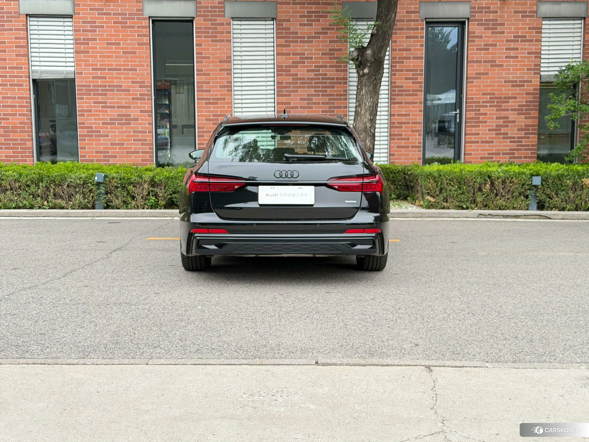 Audi A6 (import) 2024 Черный из Китая, фото 2
