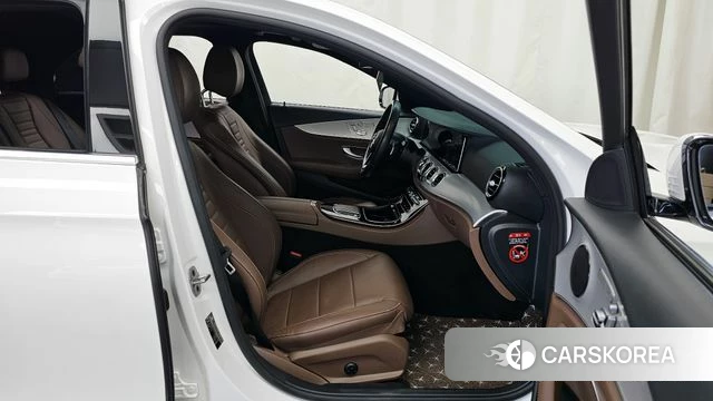 Mercedes-Benz E-Class W213 2020 Белый из Кореи, фото 2