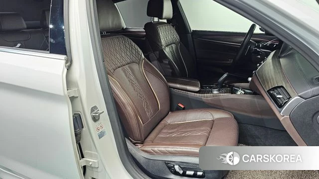 BMW 5 Series (G30) 2020 Белый из Кореи, фото 2