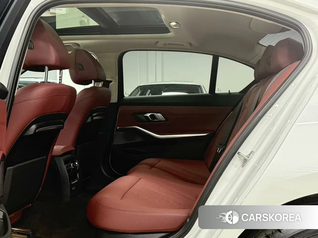 BMW 3 series 2022 Белый из Китая, фото 2