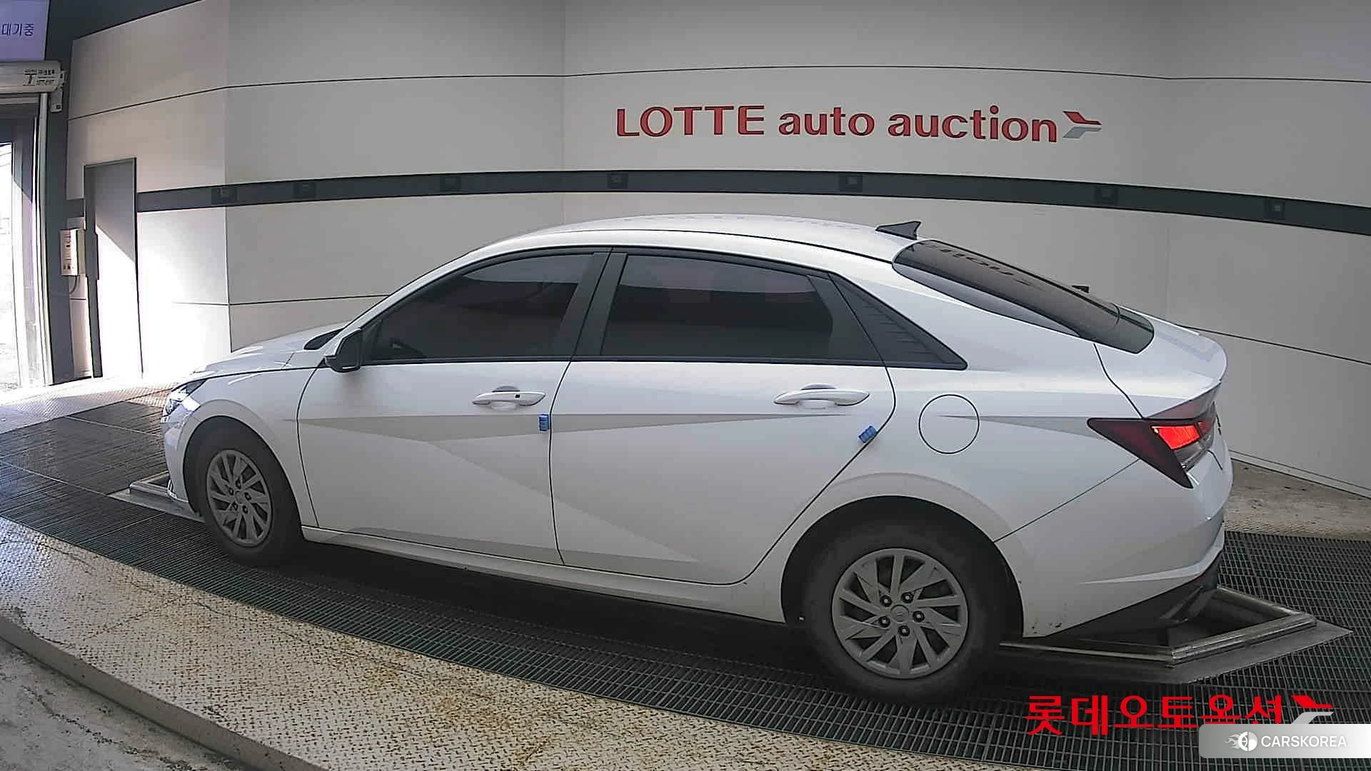 Hyundai Avante 2021 Polar White из Кореи, фото 2