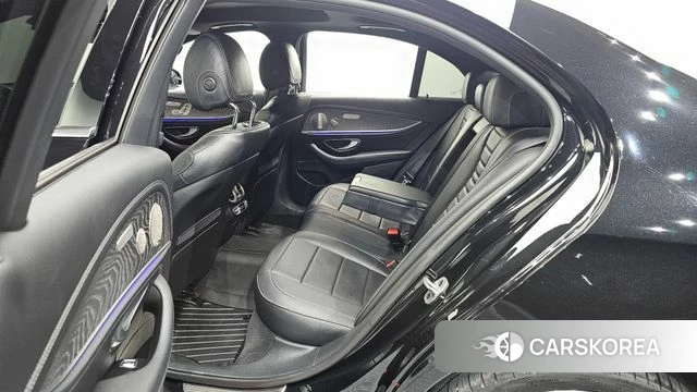 Mercedes-Benz E-Class W213 2022 Черный из Кореи, фото 2
