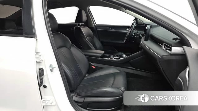 Kia K5 3rd generation 2022 Белый из Кореи, фото 2