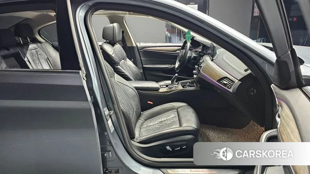 BMW 5 Series (G30) 2019 Цвет галактики из Кореи, фото 2