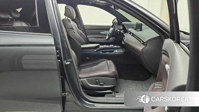 Genesis GV70 2021 Серый из Кореи, фото 2