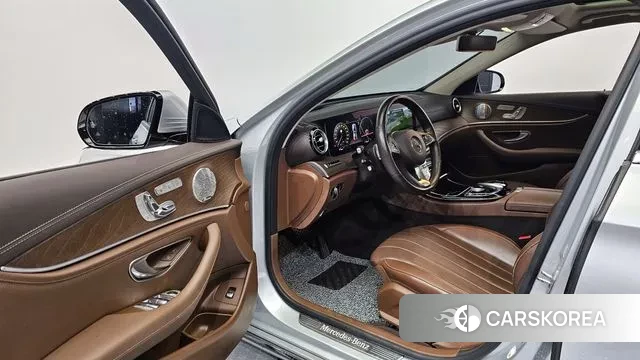 Mercedes-Benz E-Class W213 2018 Серебряный из Кореи, фото 2