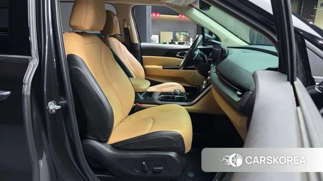 Kia Carnival 4th generation 2023 Серый из Кореи, фото 2