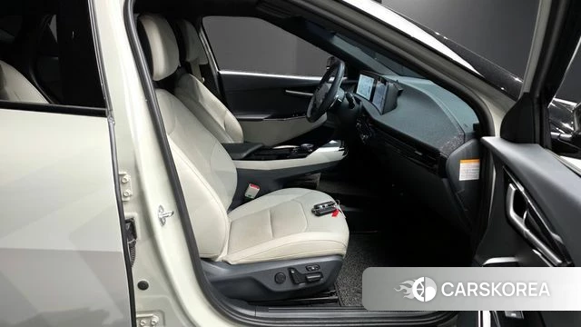 Kia EV6 2023 Жемчужный цвет из Кореи, фото 2
