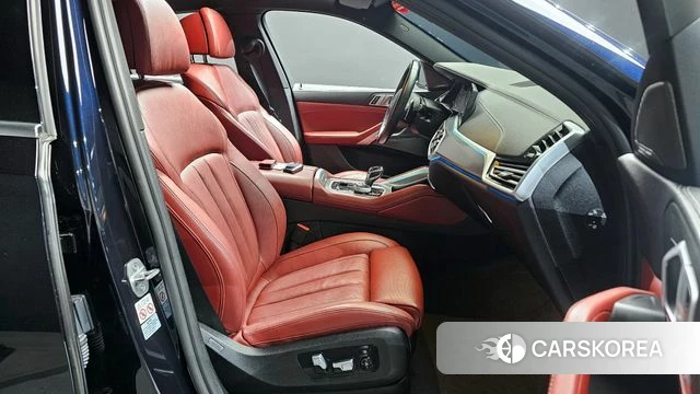 BMW X6 (G06) 2021 Черный из Кореи, фото 2