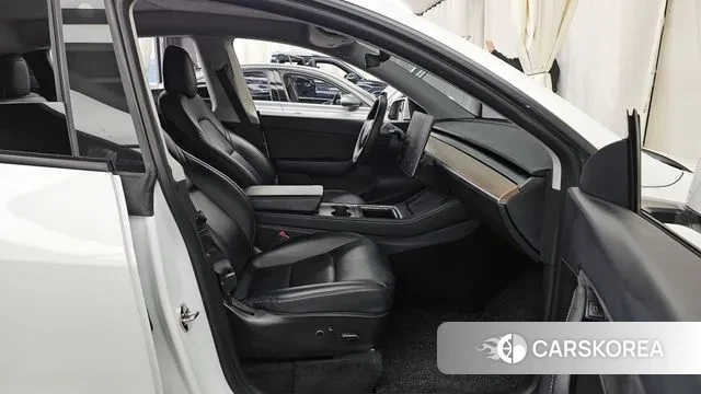 Tesla Model Y 2021 Белый из Кореи, фото 2