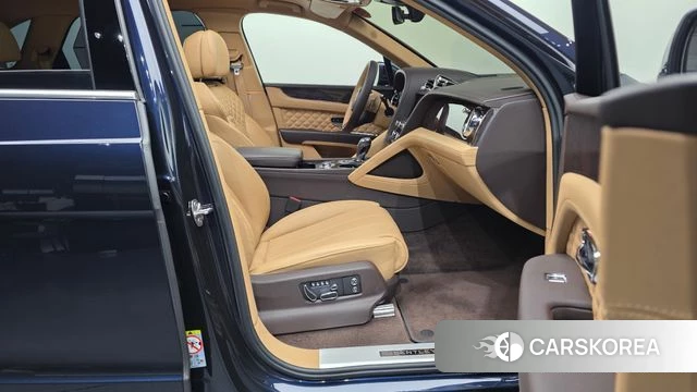 Bentley Bentayga 2022 Синий из Кореи, фото 2