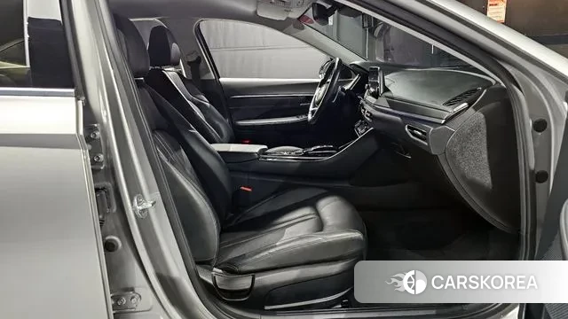 Hyundai Sonata (DN8) 2021 Серебряный из Кореи, фото 2