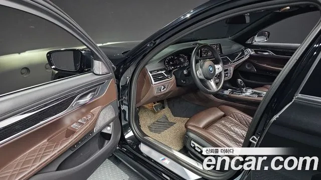 BMW 7 Series (G11) 2022 Черный из Кореи, фото 2