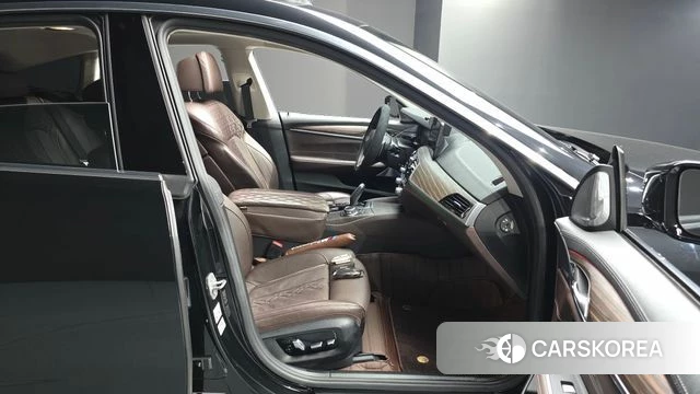 BMW 6 Series GT (G32) 2022 Черный из Кореи, фото 2