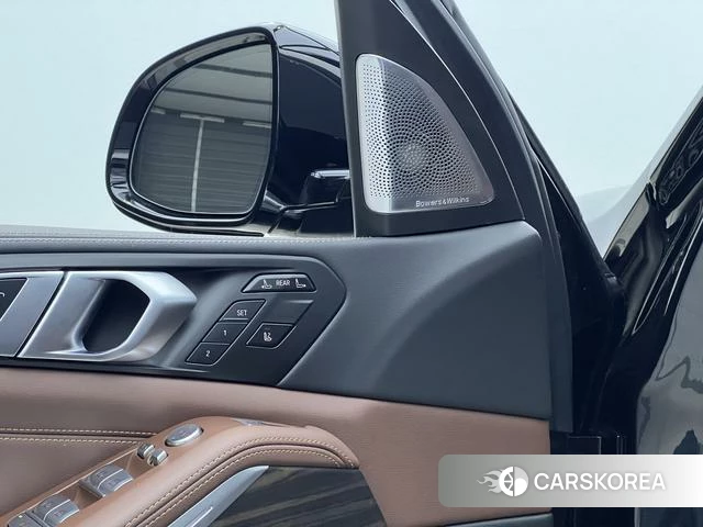 BMW X7 2025 Черный из Китая, фото 2