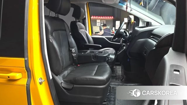 Hyundai Staria 2022 Желтый из Кореи, фото 2