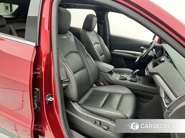 Cadillac XT4 2020 Красный из Китая, фото 2