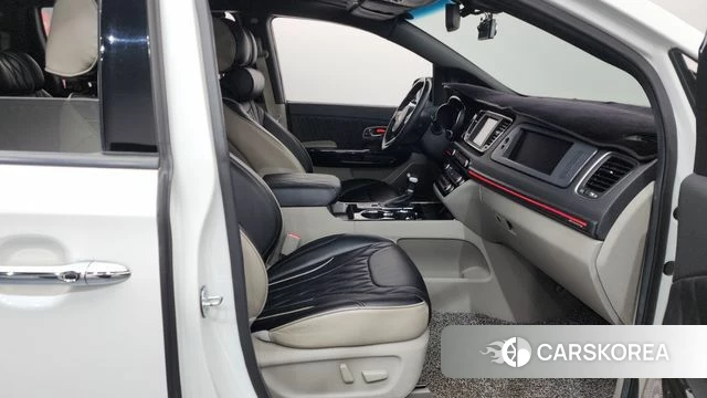 Kia The New Carnival 2019 Белый из Кореи, фото 2