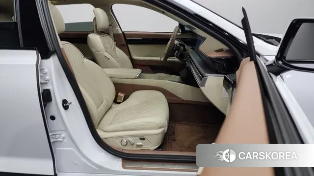 Hyundai Grandeur Hybrid (GN7) 2024 Белый из Кореи, фото 2