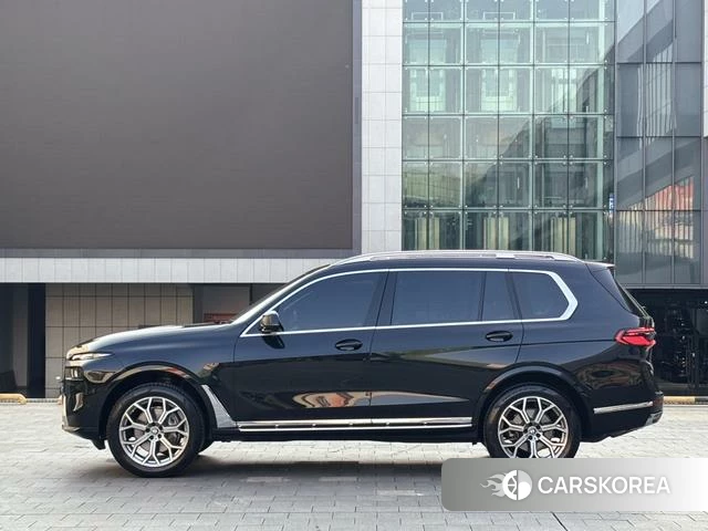 BMW X7 2023 Черный из Китая, фото 2