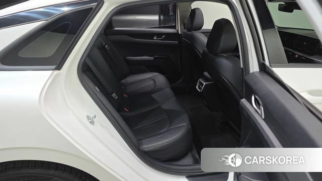 Kia The New K5 3rd generation 2024 Белый из Кореи, фото 2