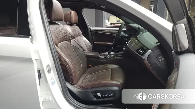 BMW 5 Series (G30) 2018 Белый из Кореи, фото 2