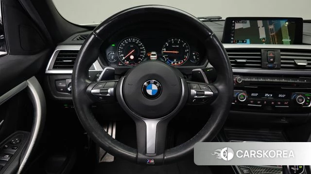 BMW 3 Series (F30) 2018 Белый из Кореи, фото 2