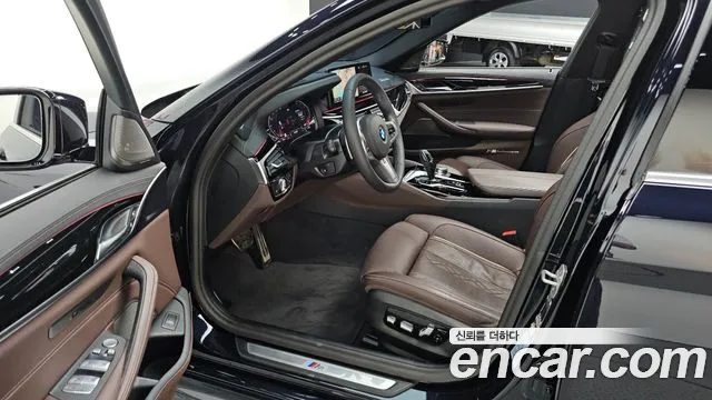 BMW 5 Series (G30) 2023 Черный из Кореи, фото 2