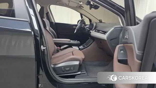 BMW 2 Series Active Tourer (U06) 2025 Черный из Кореи, фото 2